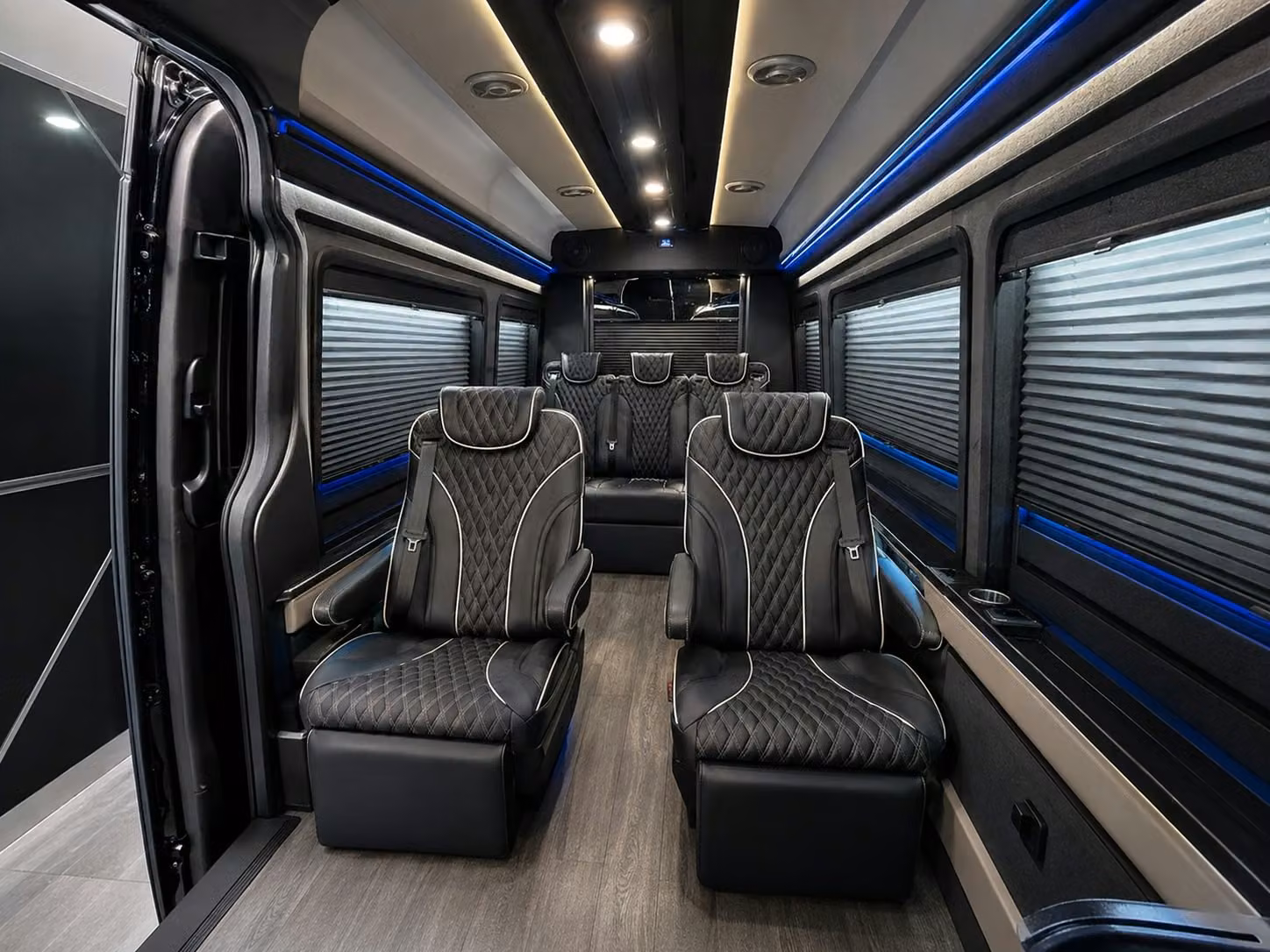 coachbuseverett com is ready to handle everett airport transfers for groups of every size