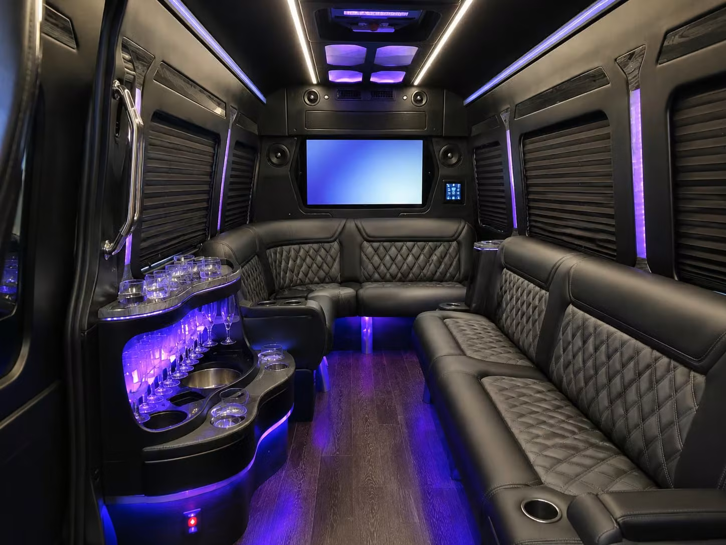 paine field airport transfers and group shuttle transportation in everett