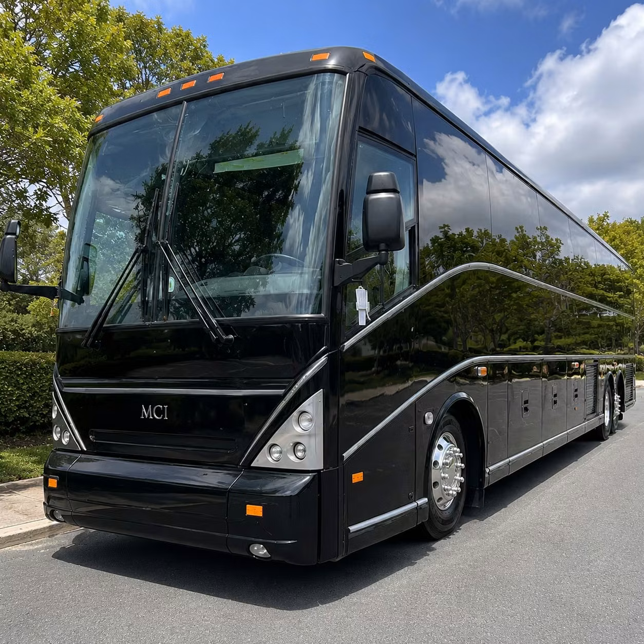 school field trip bus rentals and sports team transportation in everett